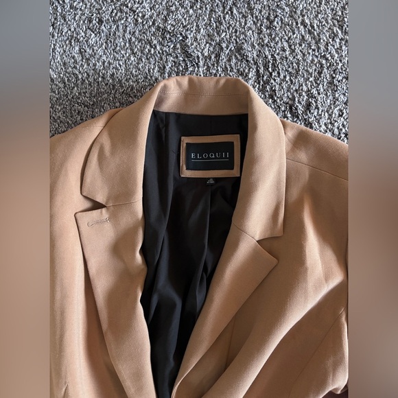 Eloquii Women’s brown blazer The 365 Semi Stretch Biscuit Size 20 - Picture 2 of 7